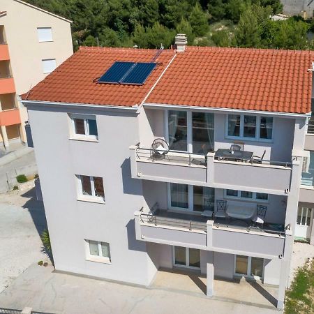Apartmani Ticinovic 奥米什 外观 照片