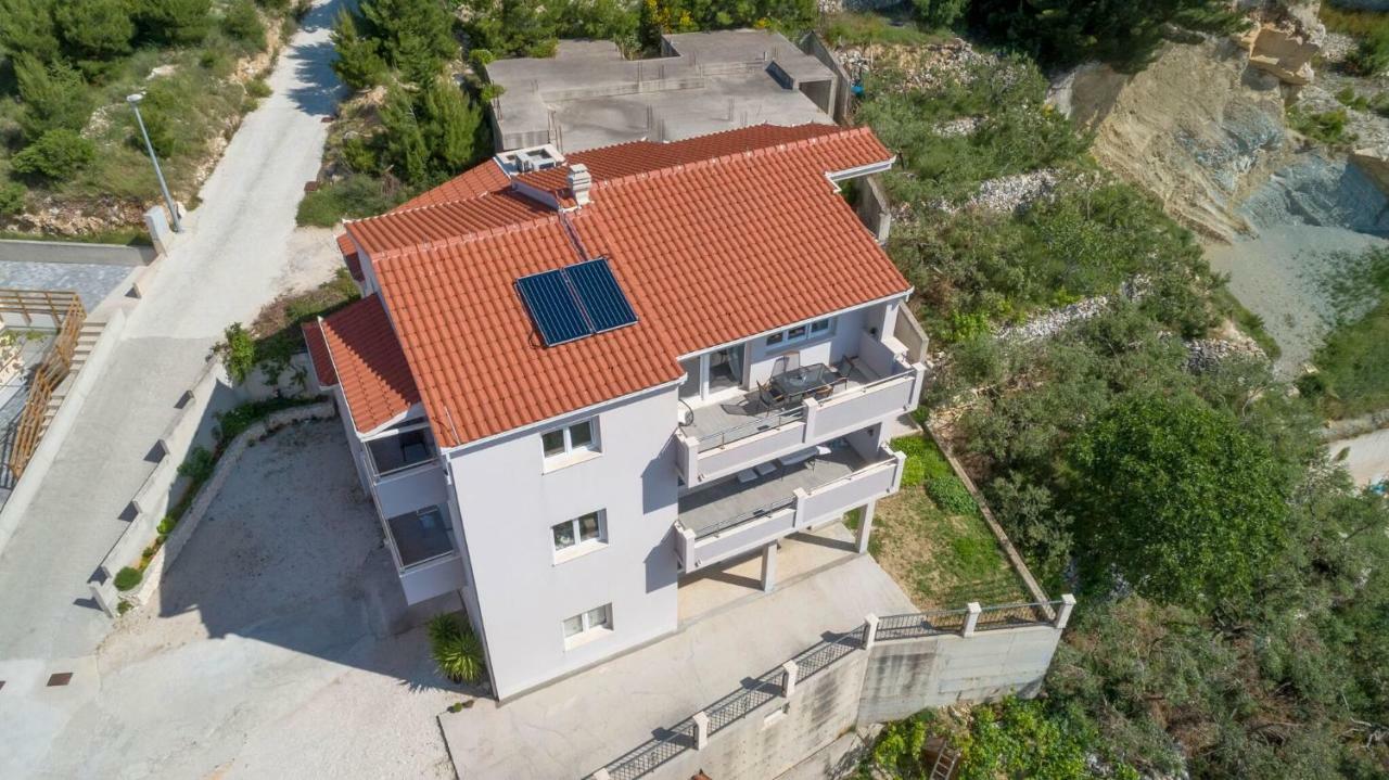 Apartmani Ticinovic 奥米什 外观 照片