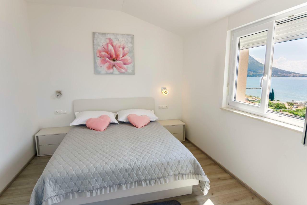 Apartmani Ticinovic 奥米什 外观 照片