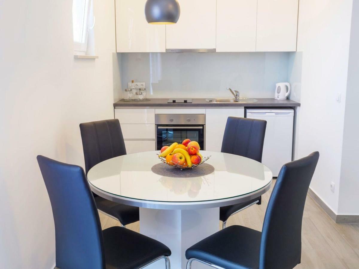 Apartmani Ticinovic 奥米什 外观 照片