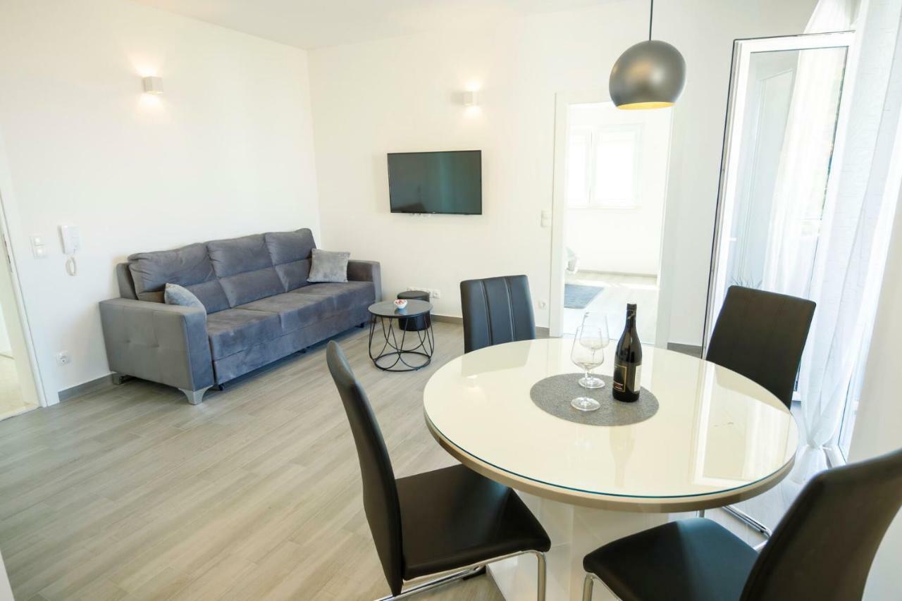 Apartmani Ticinovic 奥米什 外观 照片