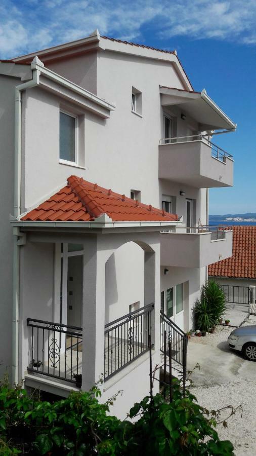 Apartmani Ticinovic 奥米什 外观 照片